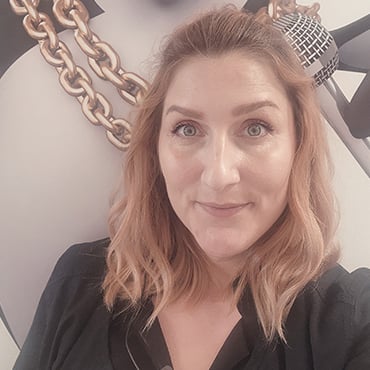Anja - Asistente dental principal